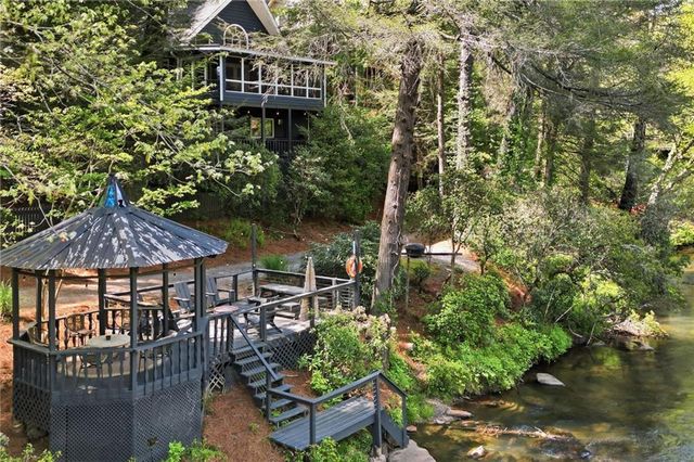906 Riverside Lane, Blue Ridge, GA 30513