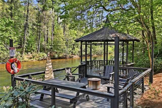 906 Riverside Lane, Blue Ridge, GA 30513