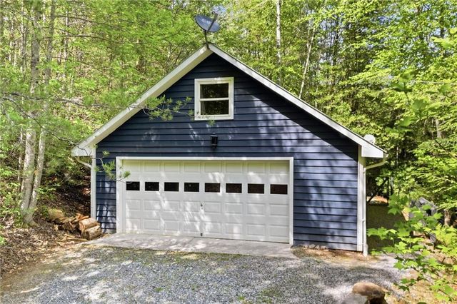 906 Riverside Lane, Blue Ridge, GA 30513