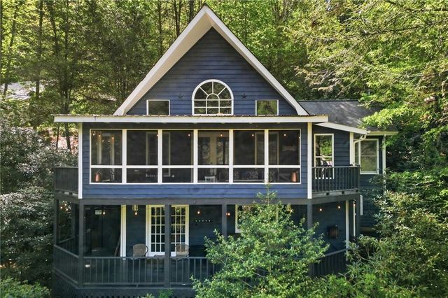 906 Riverside Lane, Blue Ridge, GA 30513