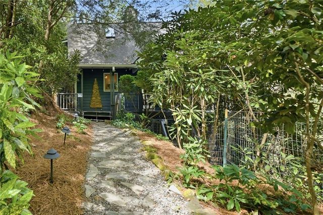 906 Riverside Lane, Blue Ridge, GA 30513