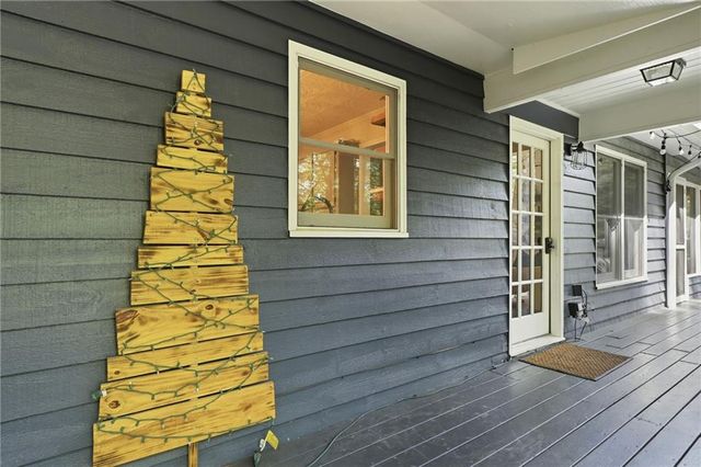 906 Riverside Lane, Blue Ridge, GA 30513