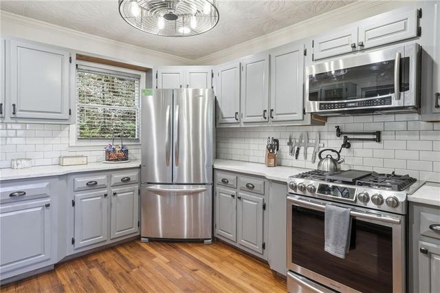 906 Riverside Lane, Blue Ridge, GA 30513