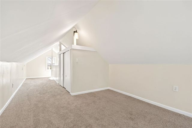 2822 W Hillcrest Avenue, Dayton, OH 45406