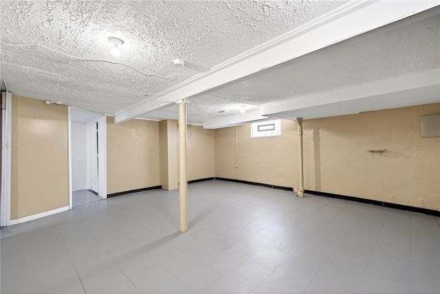 2822 W Hillcrest Avenue, Dayton, OH 45406