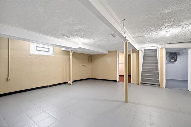 2822 W Hillcrest Avenue, Dayton, OH 45406