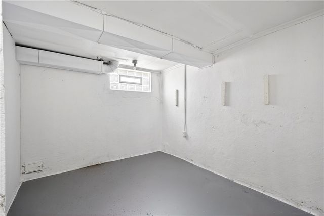 2822 W Hillcrest Avenue, Dayton, OH 45406