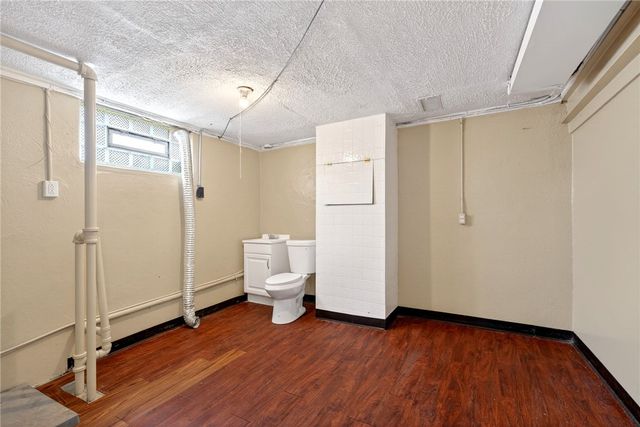 2822 W Hillcrest Avenue, Dayton, OH 45406