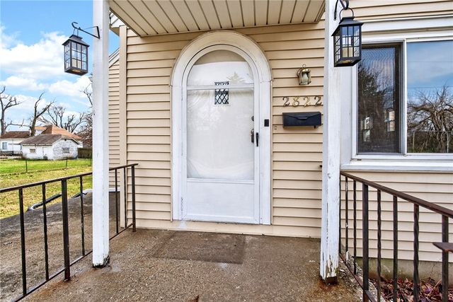 2822 W Hillcrest Avenue, Dayton, OH 45406