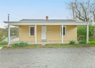 430 1/2 Glass Alley, Houston, PA 15342
