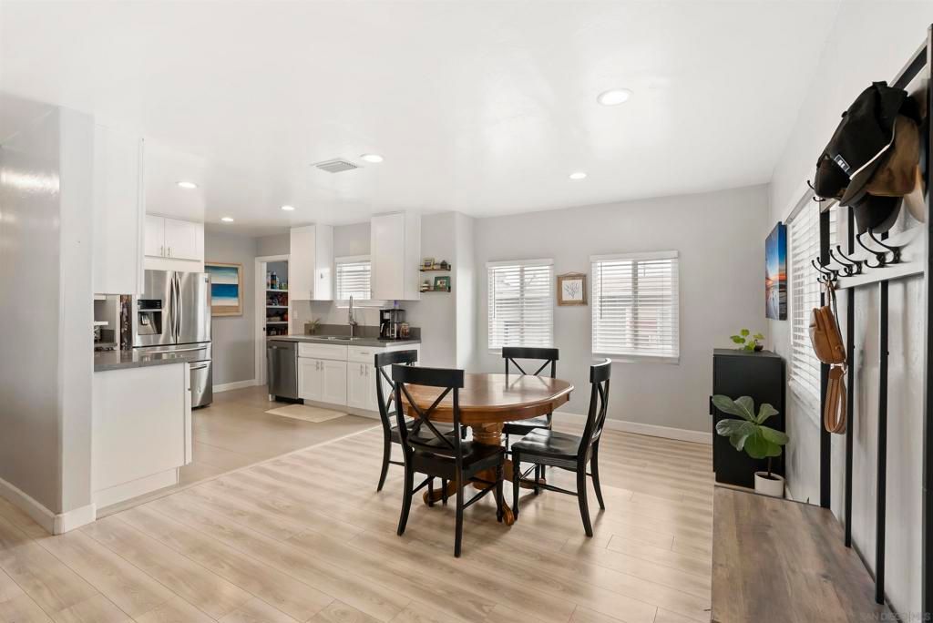 Image 11 of property listing at 5316 Roswell St, San Diego, CA 92114