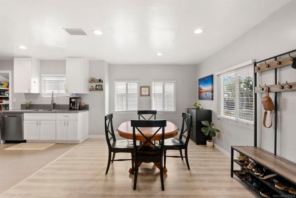Image 12 of property listing at 5316 Roswell St, San Diego, CA 92114