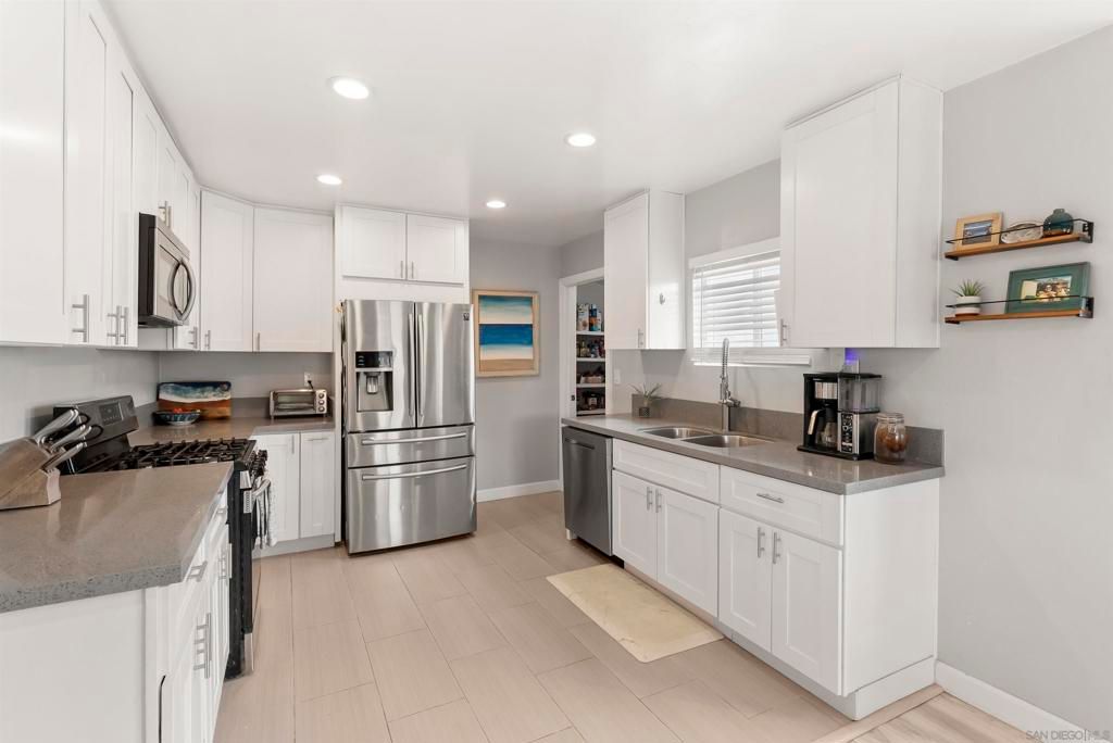 Image 15 of property listing at 5316 Roswell St, San Diego, CA 92114