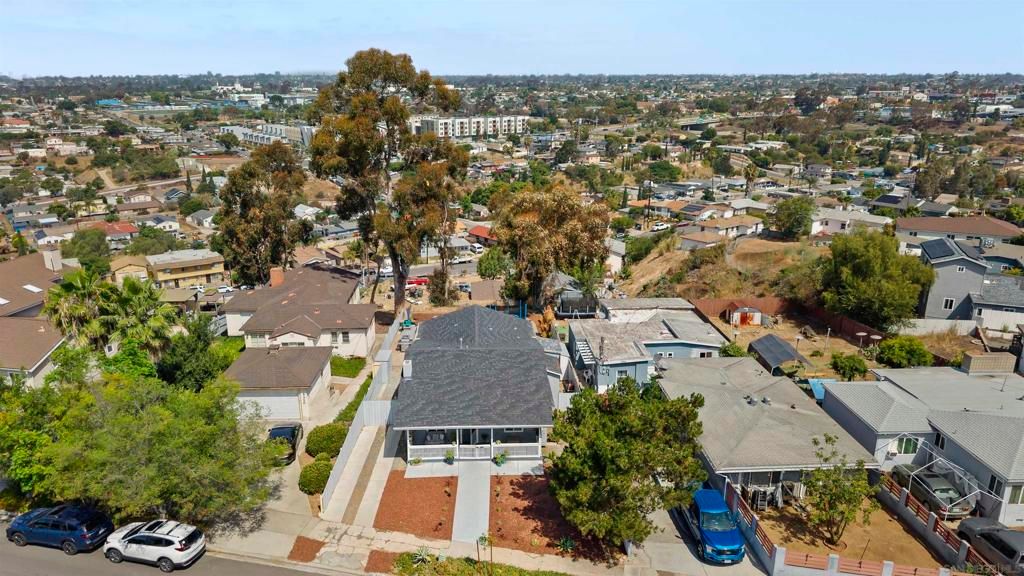 Image 39 of property listing at 5316 Roswell St, San Diego, CA 92114