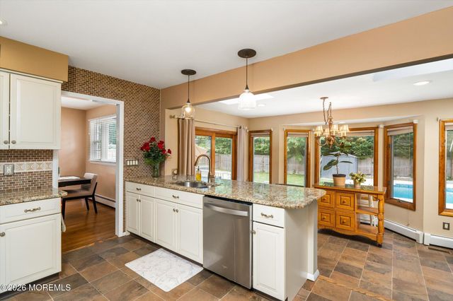 910 Somerset Drive, Toms River, NJ 08753