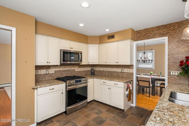 910 Somerset Drive, Toms River, NJ 08753