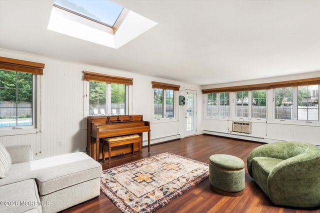 910 Somerset Drive, Toms River, NJ 08753