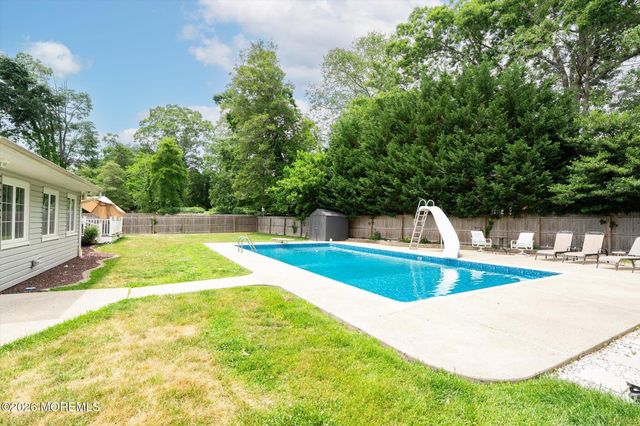 910 Somerset Drive, Toms River, NJ 08753