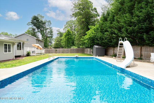 910 Somerset Drive, Toms River, NJ 08753