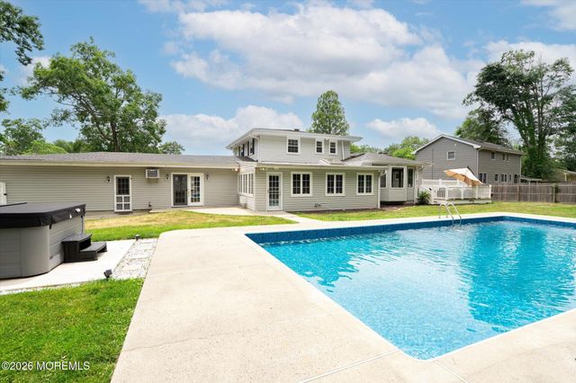 910 Somerset Drive, Toms River, NJ 08753