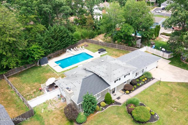910 Somerset Drive, Toms River, NJ 08753