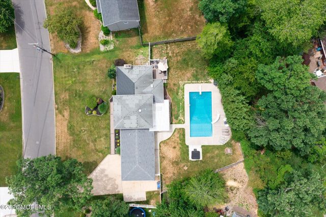 910 Somerset Drive, Toms River, NJ 08753