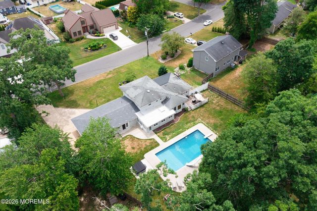 910 Somerset Drive, Toms River, NJ 08753