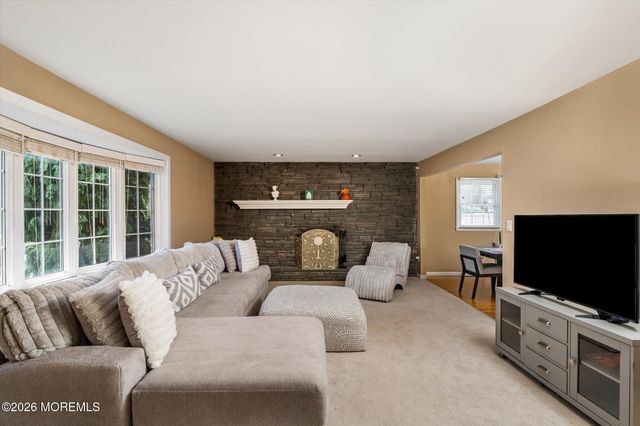 910 Somerset Drive, Toms River, NJ 08753