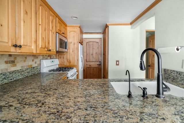 5249 Colodny 8, Agoura Hills, CA 91301