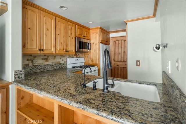 5249 Colodny 8, Agoura Hills, CA 91301