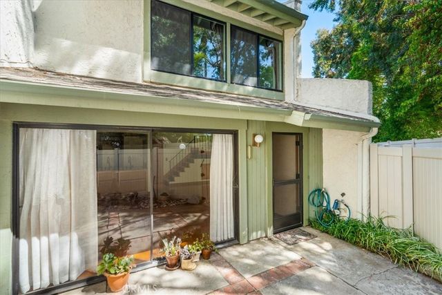 5249 Colodny 8, Agoura Hills, CA 91301