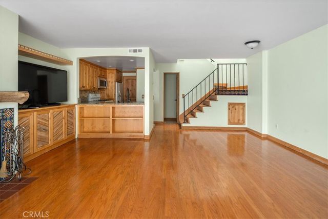 5249 Colodny 8, Agoura Hills, CA 91301