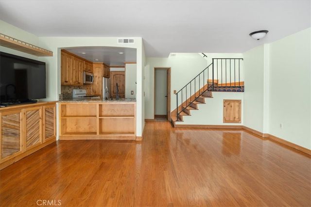 5249 Colodny 8, Agoura Hills, CA 91301