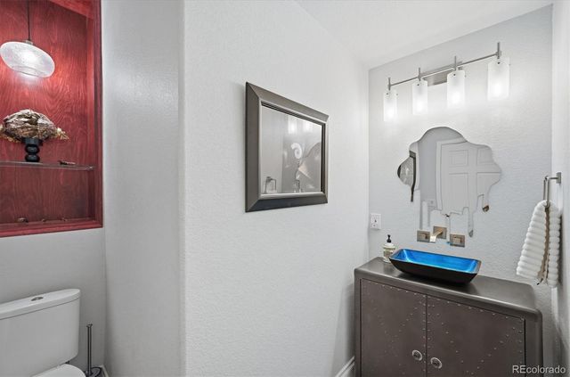 1975 S Lake Road, Lakewood, CO 80227