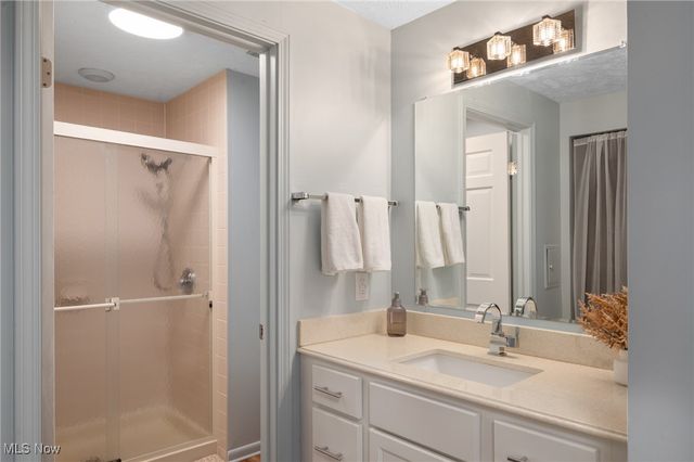 9693 Martinique Drive, Concord, OH 44060