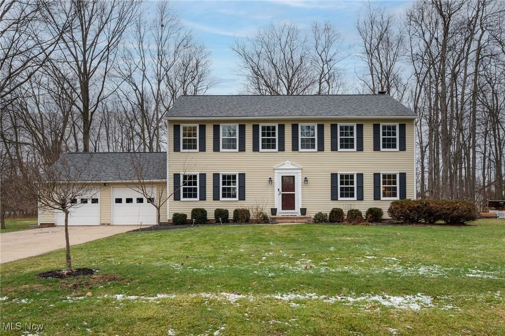 9693 Martinique Drive, Concord, OH 44060