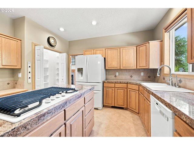 4818 Se WOODLAND Way, Gresham, OR 97080