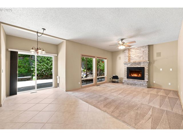 4818 Se WOODLAND Way, Gresham, OR 97080