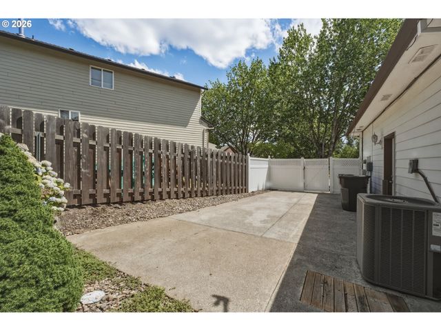 4818 Se WOODLAND Way, Gresham, OR 97080