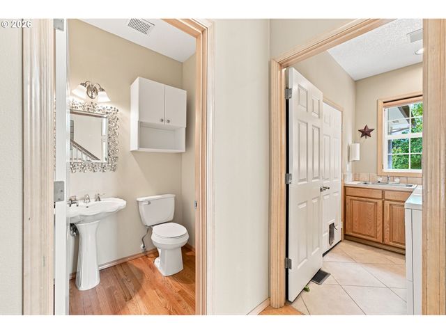 4818 Se WOODLAND Way, Gresham, OR 97080