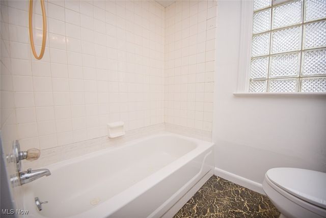 2901 Ralph Avenue, Cleveland, OH 44109