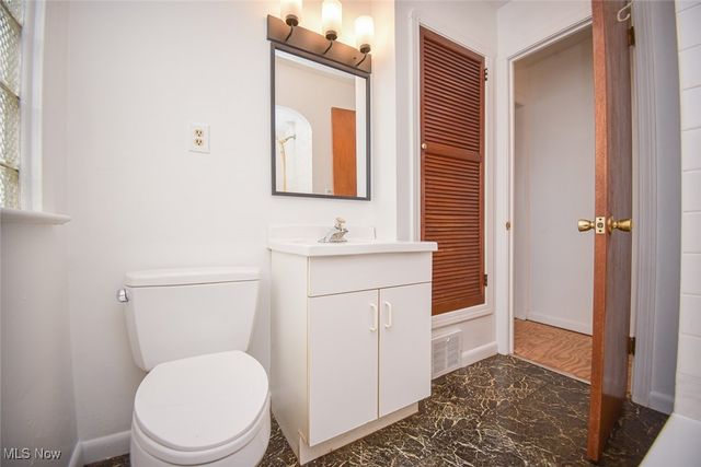 2901 Ralph Avenue, Cleveland, OH 44109