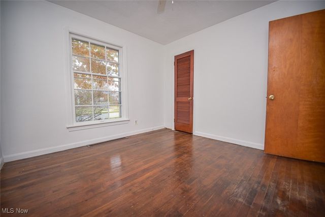 2901 Ralph Avenue, Cleveland, OH 44109