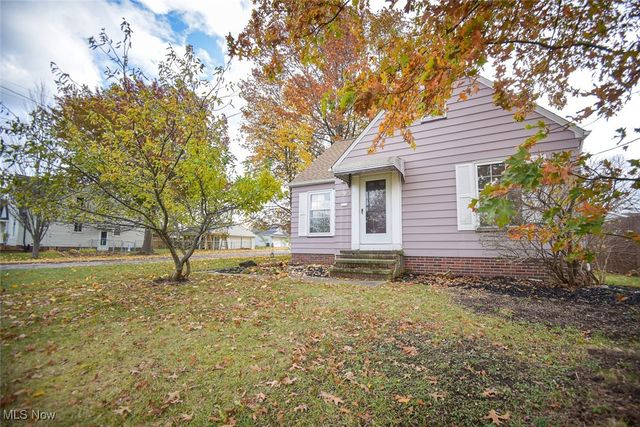 2901 Ralph Avenue, Cleveland, OH 44109