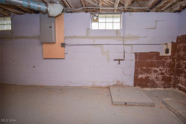 2901 Ralph Avenue, Cleveland, OH 44109