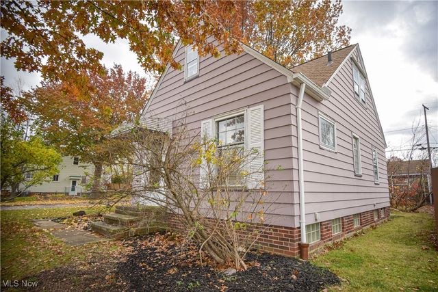 2901 Ralph Avenue, Cleveland, OH 44109