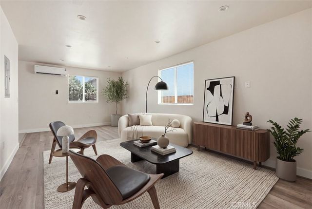 817 W 79th, Los Angeles, CA 90044