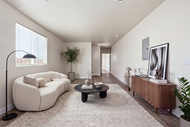 817 W 79th, Los Angeles, CA 90044