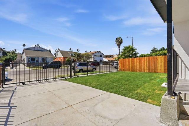 817 W 79th, Los Angeles, CA 90044