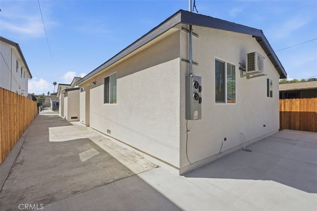 817 W 79th, Los Angeles, CA 90044